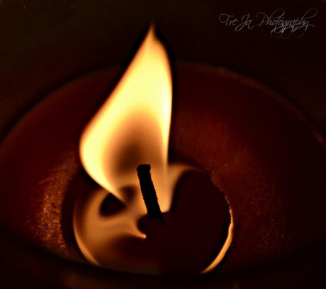 "Lepší je zapálit alespoň malou svíčku, než proklínat tmu." (Konfucius)